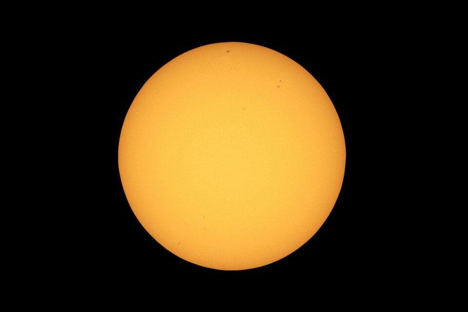     Люди не подозревали, что Солнце меняет свои размеры.  EAST NEWS