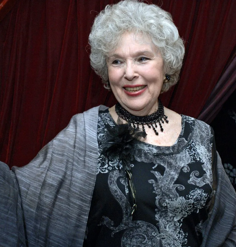 Вера Васильева - советская и российская актриса, народная артистка СССР, лауреат Сталинских премий I и III степени