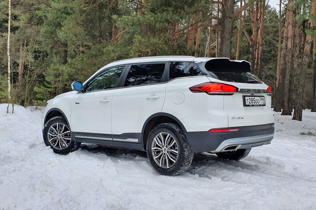 Джили атлас 2024 тест. Geely Atlas Pro flagship+. Geely Atlas Pro r19. Geely Atlas Pro диски r19. Geely Atlas Pro гибрид.