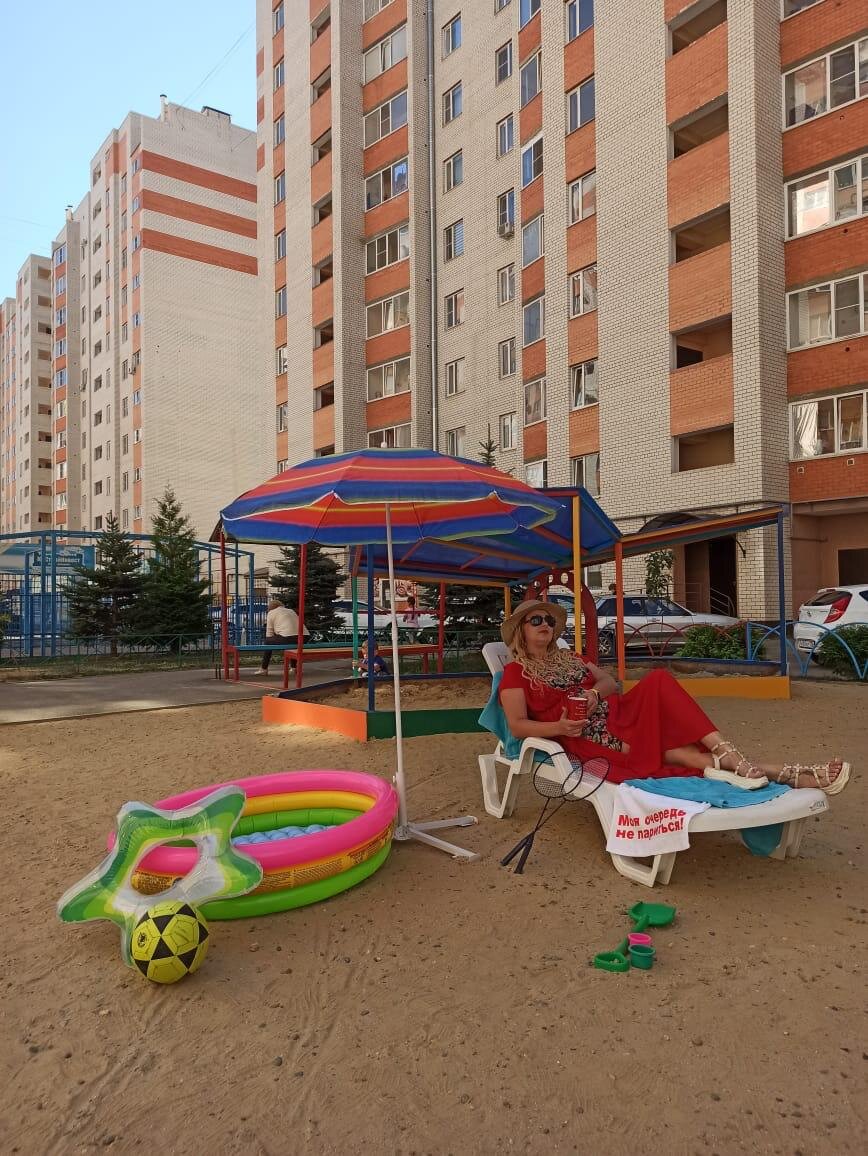 ТНТ превратил двор в Ставрополе в настоящий морской курорт 🏖 ☀️ |  Новостной поток | Дзен