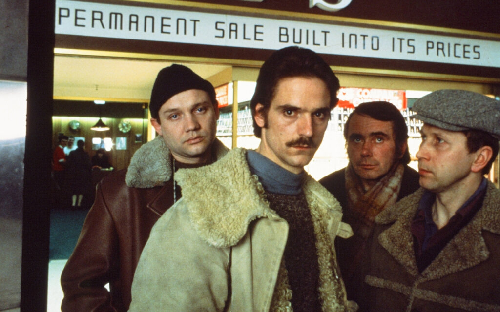 Кадр из фильма "Moonlighting" (1982) 