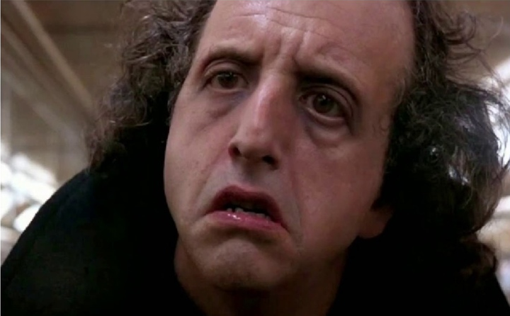 Винсент Скьявелли в фильме «Привидение»