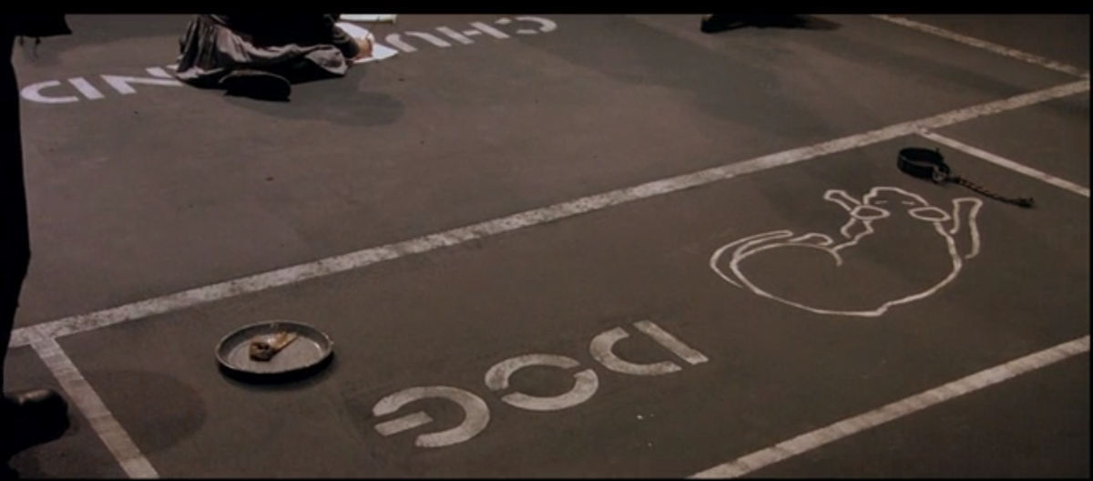 Кто дал Моисею (кличка пса) кость? На ней ещё осталось мясо. Моисей должен быть голодным, чтобы охранять! 