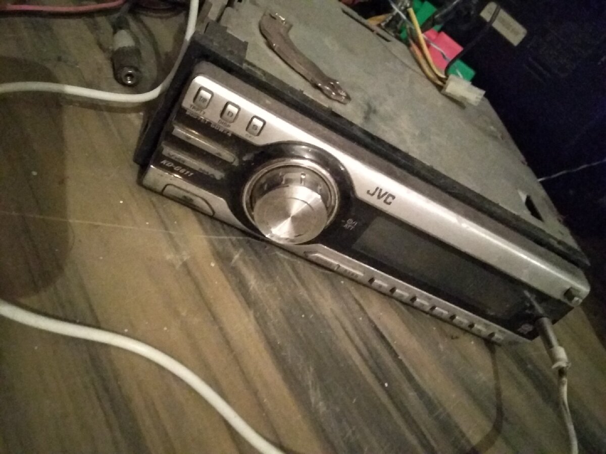 Завалявшаяся магнитола