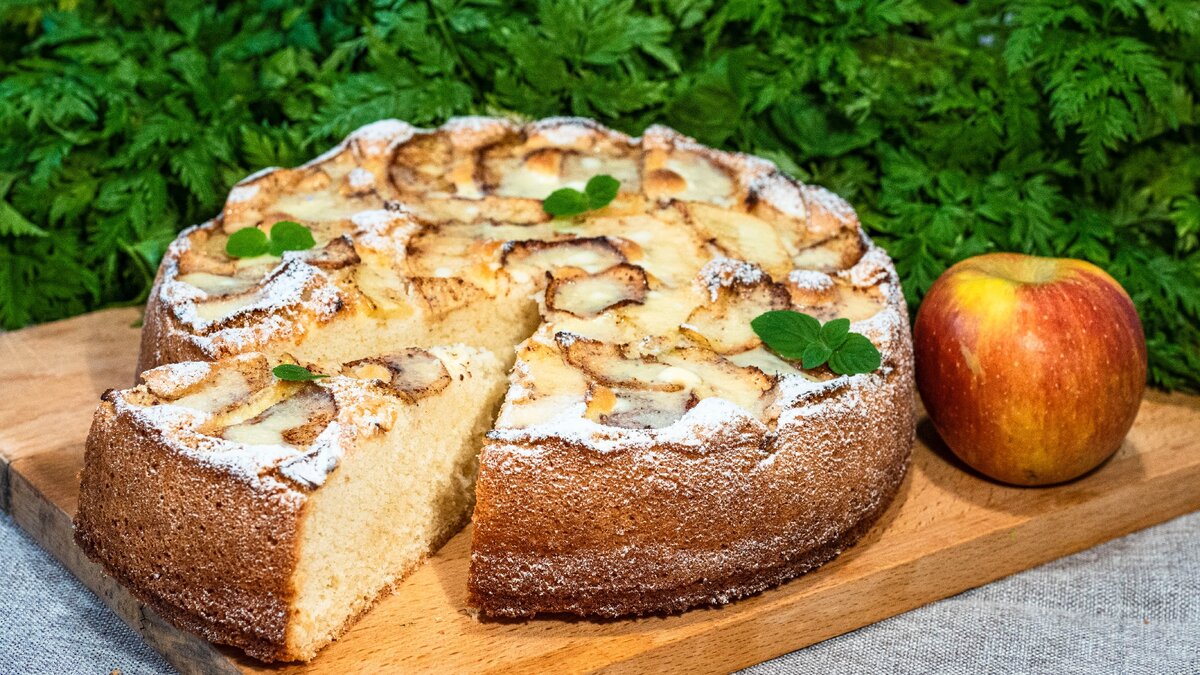 Простой пирог с яблоками и медом в духовке