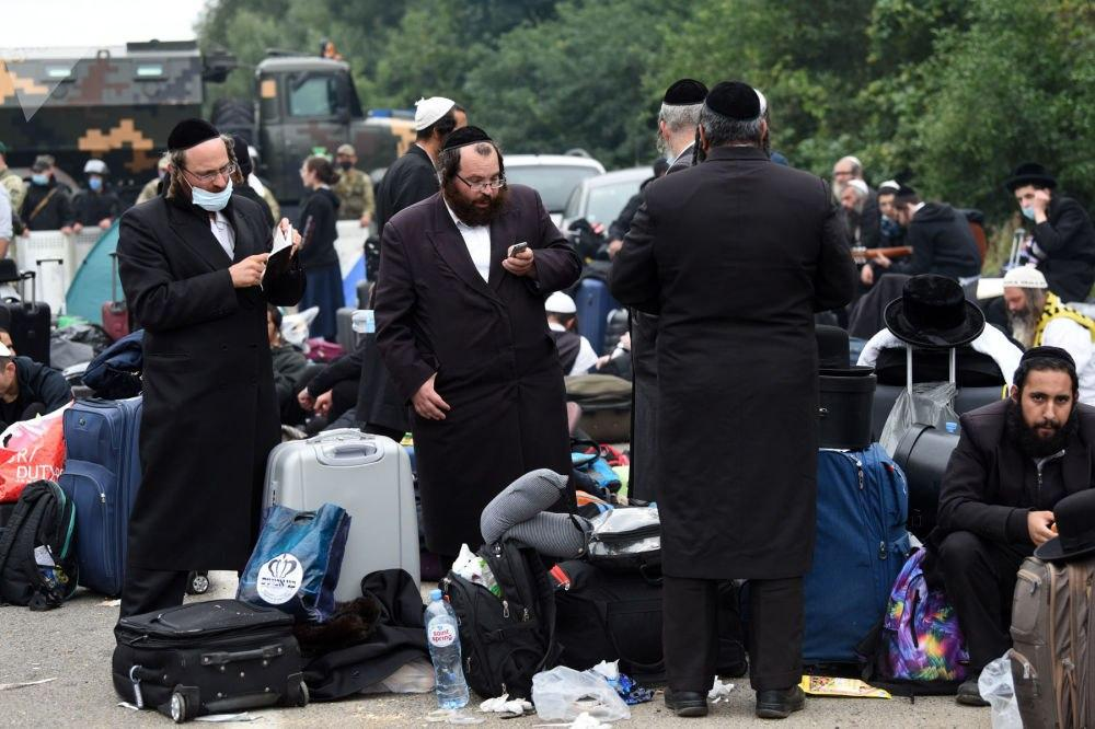 Хасиды на границе