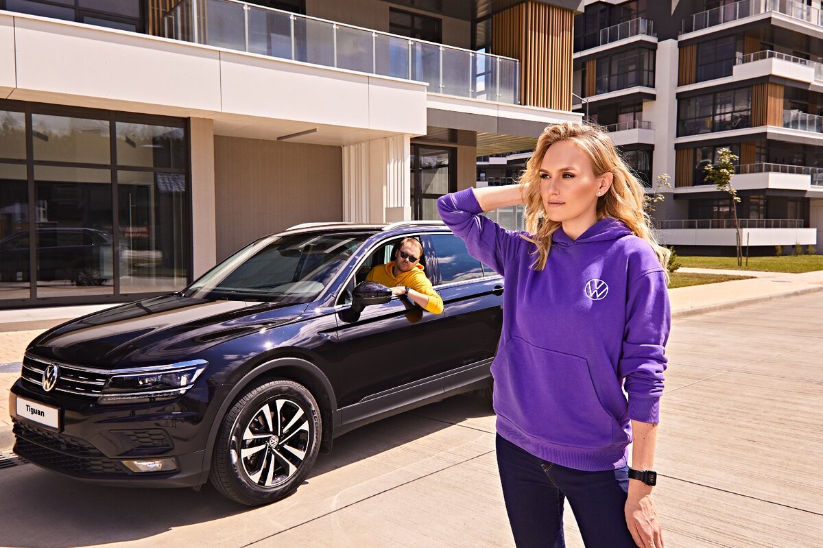 Давайте автомобилю катиться на передаче.