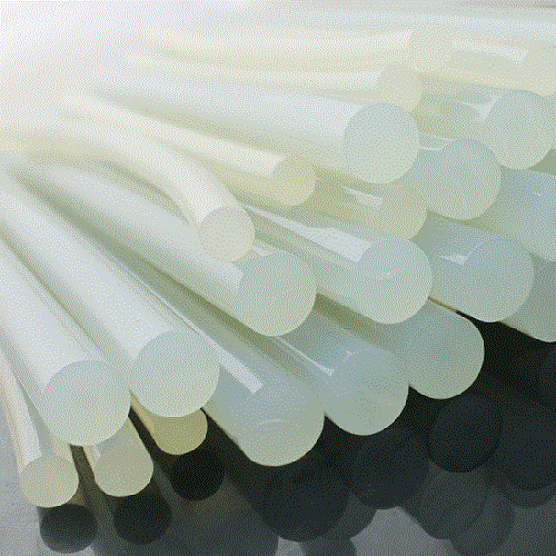 Трещину на чайнике можно попробовать заклеить термоклеем