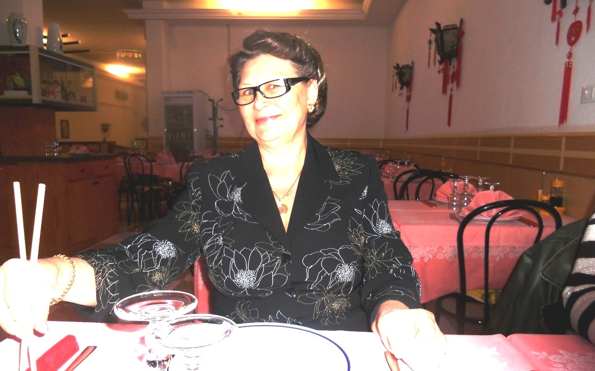 мама с амулетом