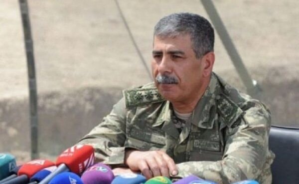 Министр обороны Азербайджана Закир Гасанов.
Иллюстрация: meydan.tv
