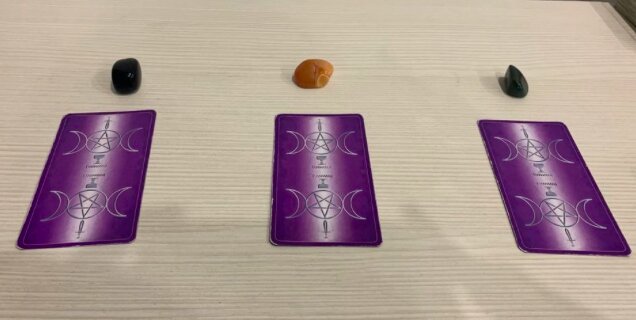 Выберите тот вариант, на котором ваш взгляд задержался дольше других, он и будет верным 