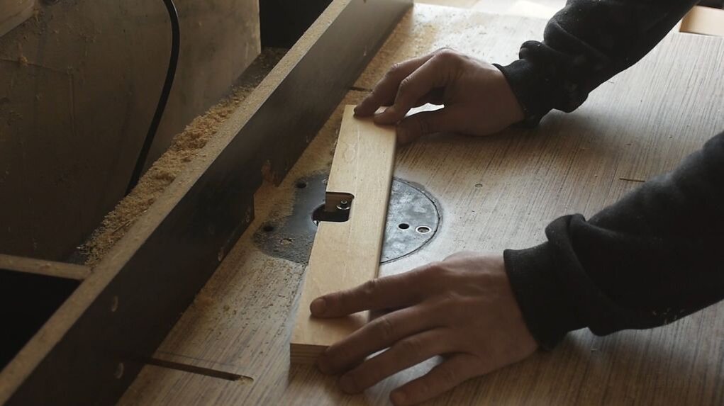 Вырезаем отверстие в центральной планке