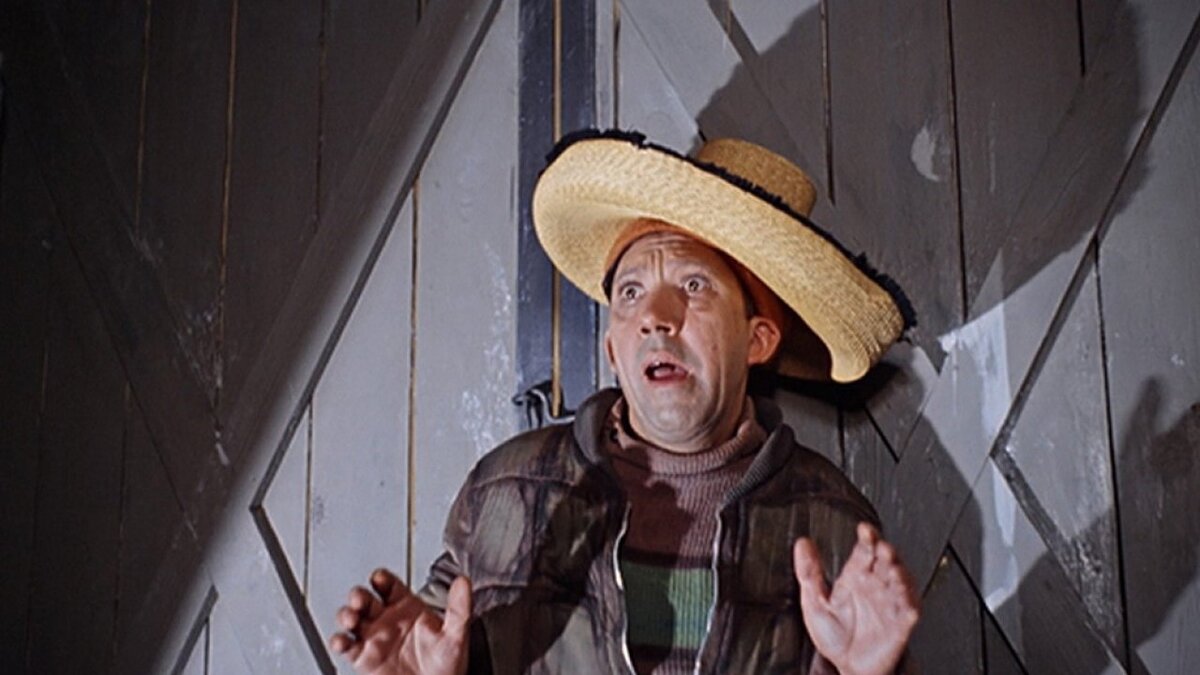 Операция "Ы" и другие приключения Шурика. Кадр из фильма.