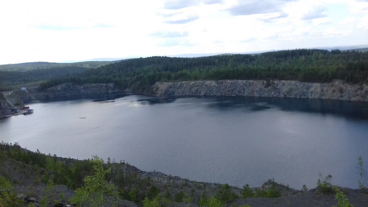 Карьер Лазурный