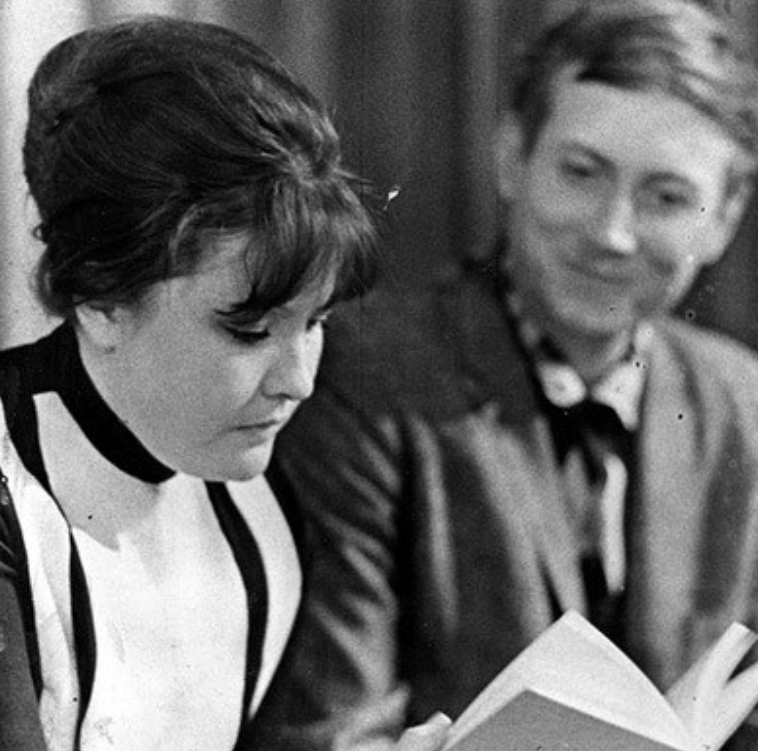 Белла Ахмадулина и Евгений Евтушенко. Источник: Яндекс.картинки