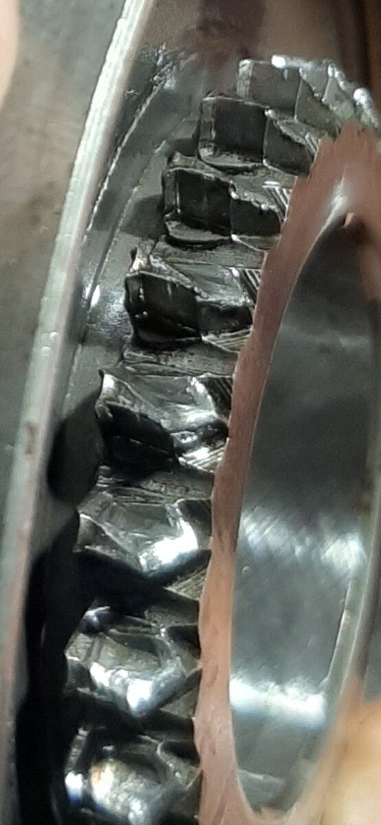 Зубцы сточены на шестерне