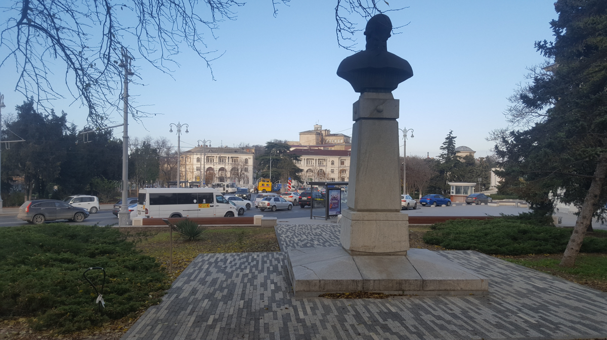 Севастополь,площадь Ушакова