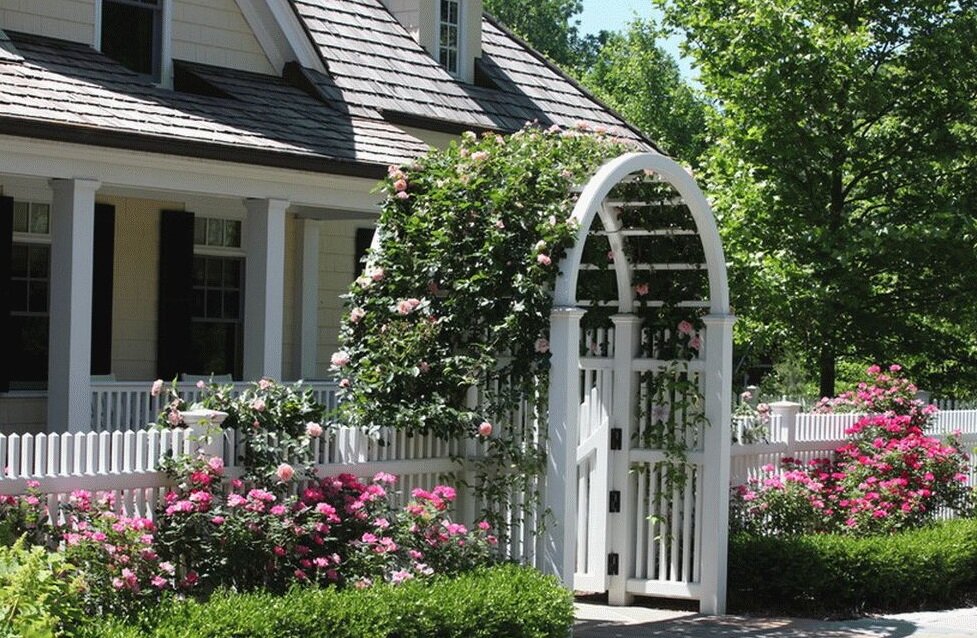 Арка/пергола вход на участок. Фото из Интернета.