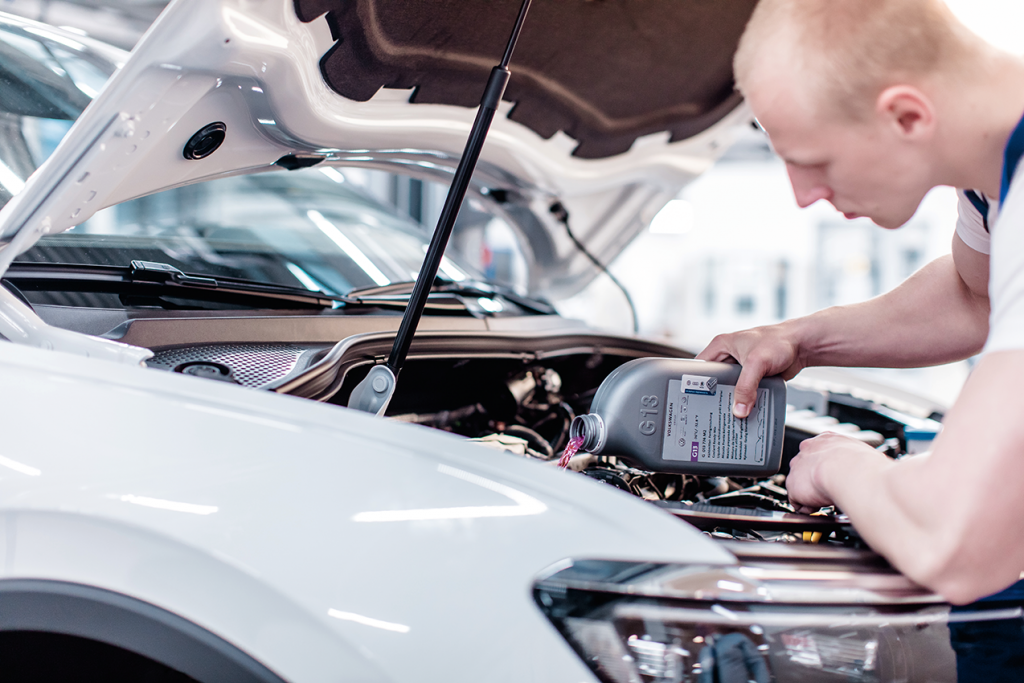 Замена масла - одна из самых востребованных сервисных услуг весной