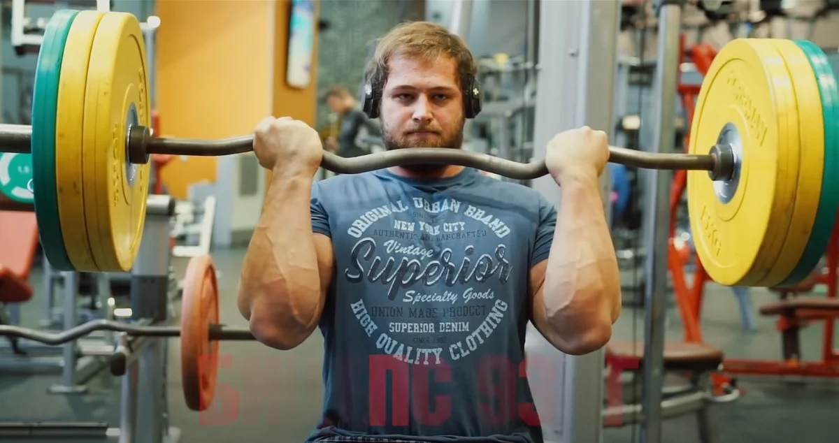 Андрей Смаев на "Шоу на раз" у Кирилла Сарычева. 