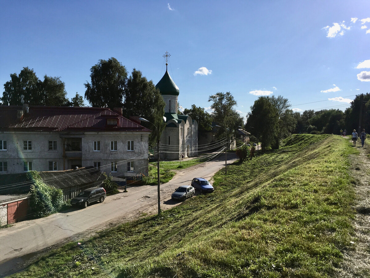 Прогулка по земляному валу (фото автора) 