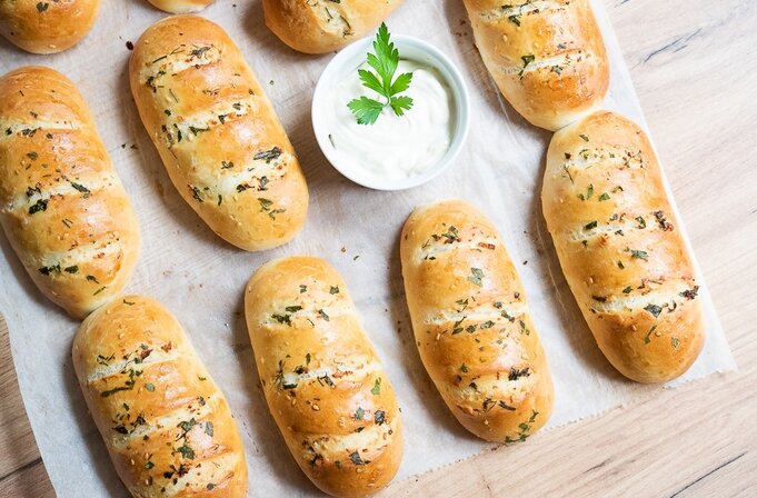 Мини-багет с чесноком