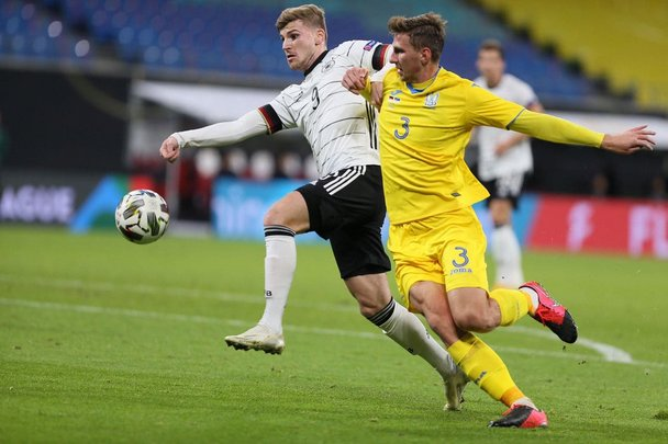 Источник:http://www.fcdynamo.kiev.ua/ru/allnews/news/illya_zabarniy_vzyav_uchast_u_poedinku_zbirnoi_ukraini_proti_nimechchini/