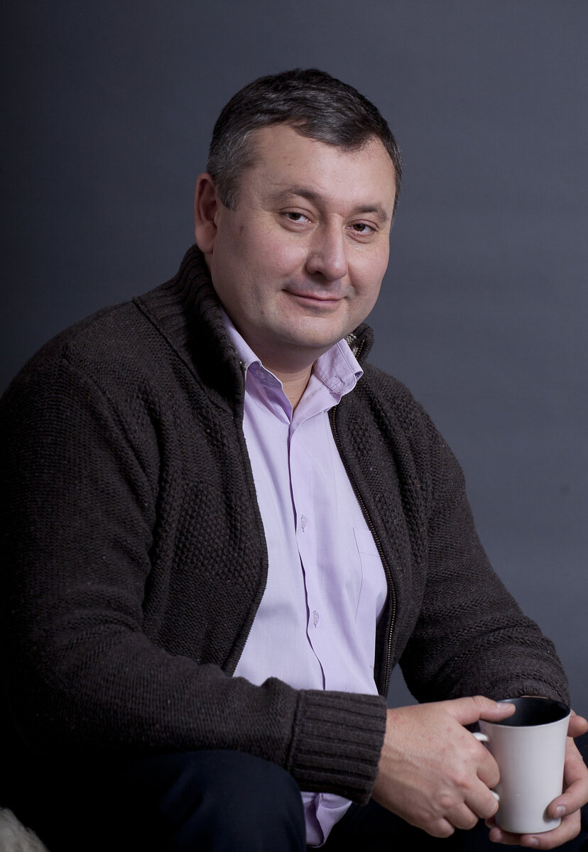 Оцените взгляд Николая. Кто-то видит в нем хитрость.  Кто-то - жизненный опыт.  Кто-то  - тепло, улыбку и мудрость.