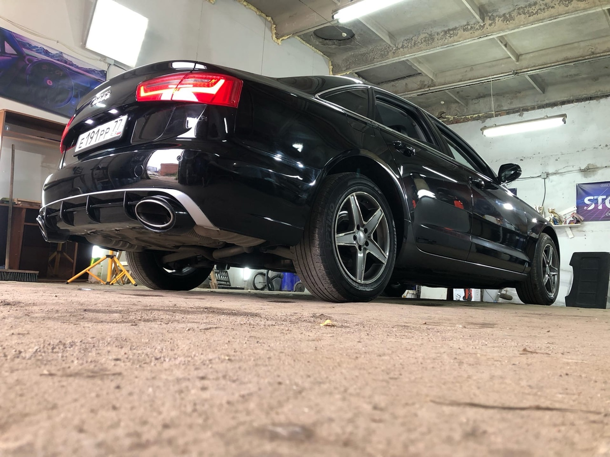 Ауди А6 С7 2012 года выпуска