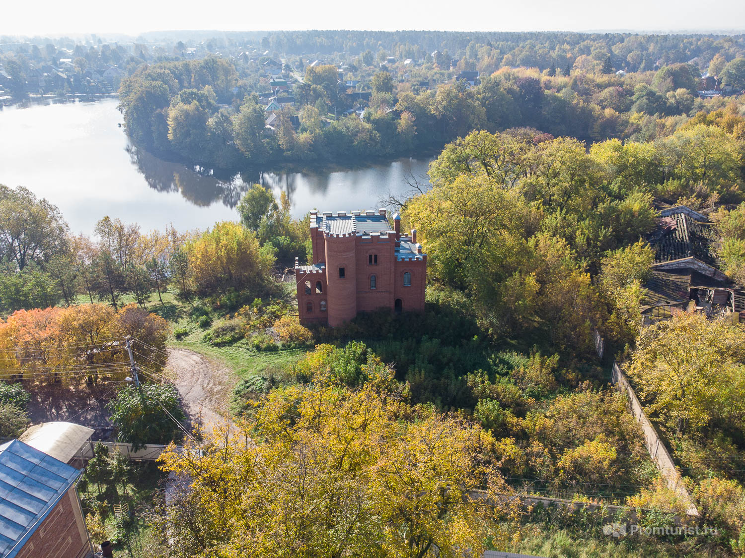 Богатей возвёл дом-крепость у воды. Карма наказала моментально, дом (1400 кв.м) пришлось бросить ??‍♂️?3
