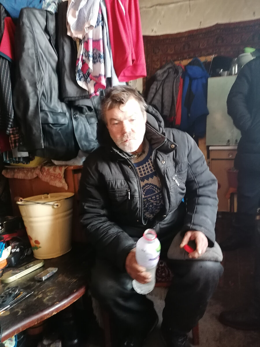 Меня зовут Виталий и я зависимый уже очень давно. Сегодня мне приснился сон- как будто я ещё молод, полон сил и энергии,а проснувшись я понял, что прожитые годы уже не вернуть, а я просто старый, никчёмный раб своих пагубных привычек. 