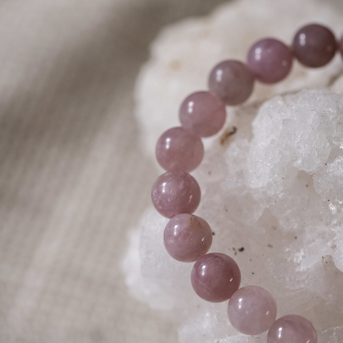 Розовый кварц.