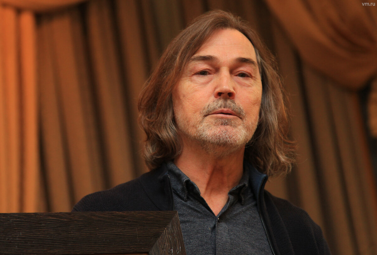 Никас Сафронов