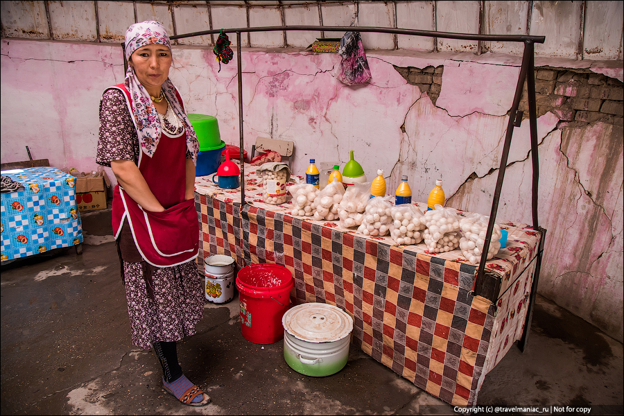 Суровый рынок в таджикском горном кишлаке10