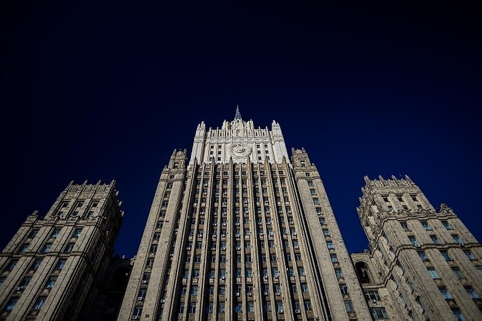     МИД РФ заявил, что Запад планирует вброс о "российской диверсии" на судах, перевозящих зерно Виктор ГУСЕЙНОВ
