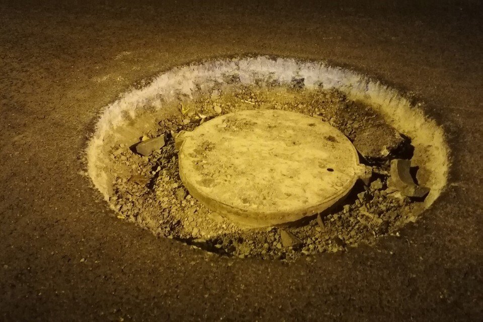     Новосибирцы предупредили водителей об опасных ямах на проспекте Дзержинского. Фото: "АСТ-54".