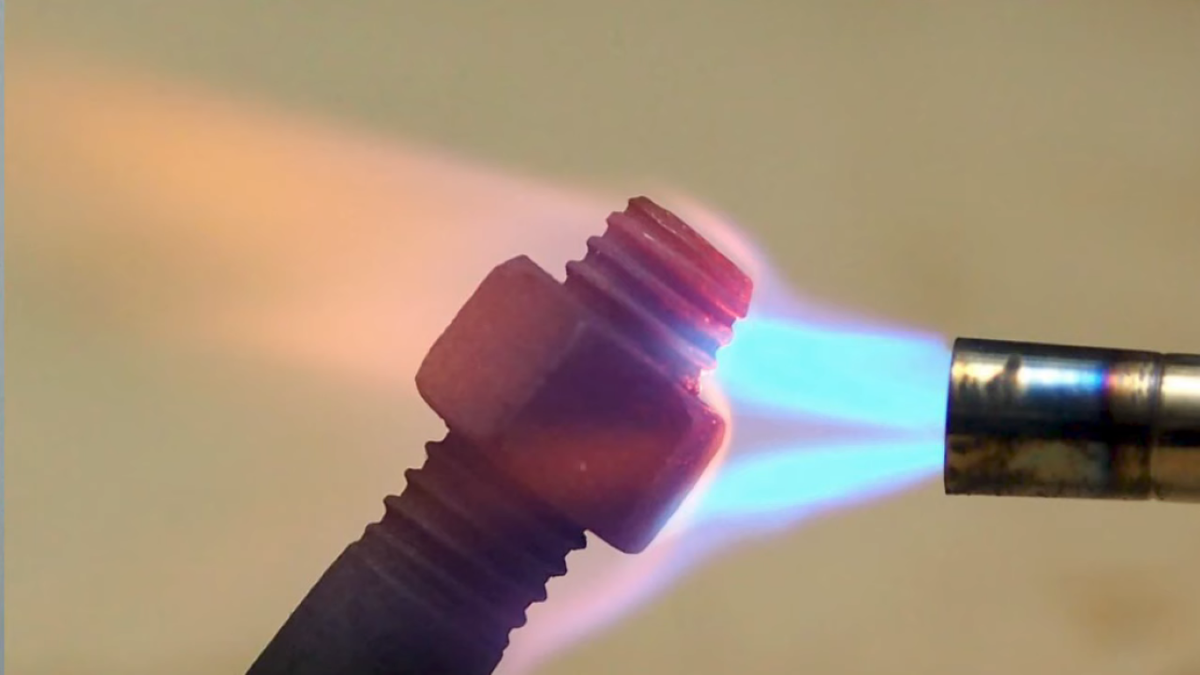 Как просто и быстро открутить "намертво" прикипевшие болты, если у них ...