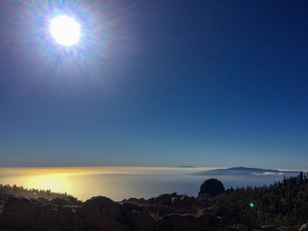 Виды по пути на вулкан просто невероятные! Вам точно захочется остановиться)))