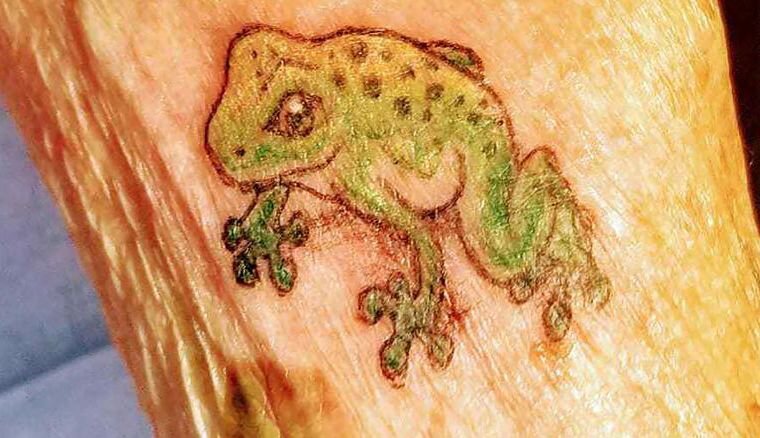   В пору заводить отдельную рубрику «Татуированные Бабушки» (https://funtattoo.ru/?p=29881), ведь их со временем начнет становиться все больше и больше… Встречайте очередную, новую!-2