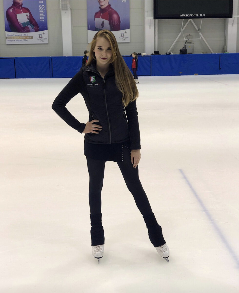 Аделина Звездова. Венгерская сборная команда.