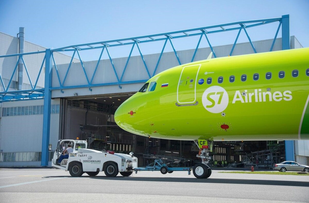 Сайт авиакомпании s7. Авиакомпания Сибирь s7 Airlines. S7 Airlines Стригино. Компания Сибирь s7. Самолеты авиакомпании ЭС Севен