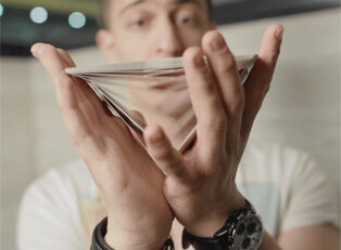 На любой вечеринке нужно привлечь внимание. В этом помогут простые флориши