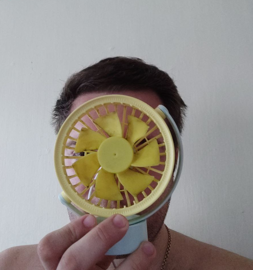 Вентилятор был неплох до того момента, пока не "крякнул".