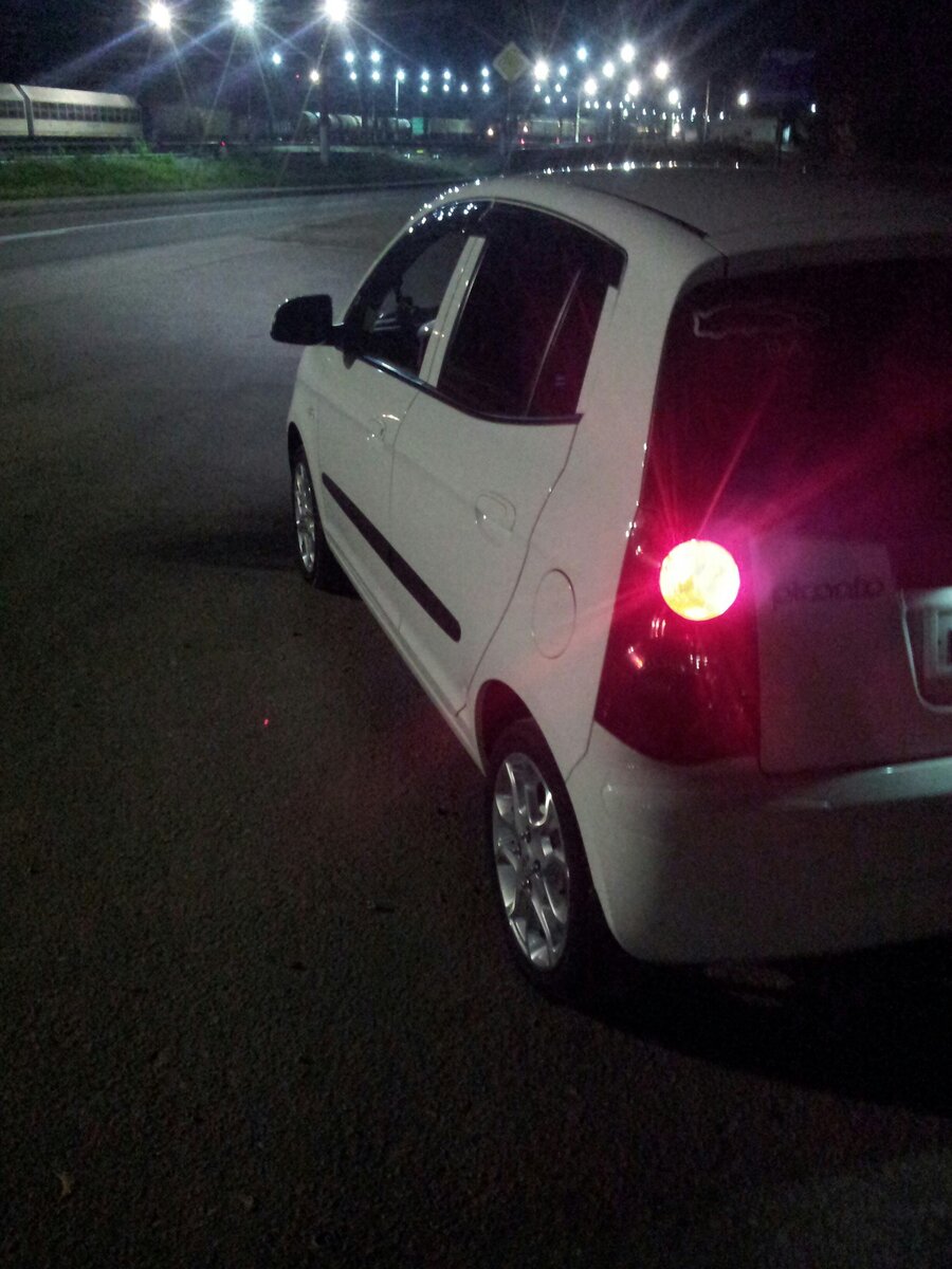 KIA Picanto 2010 года.