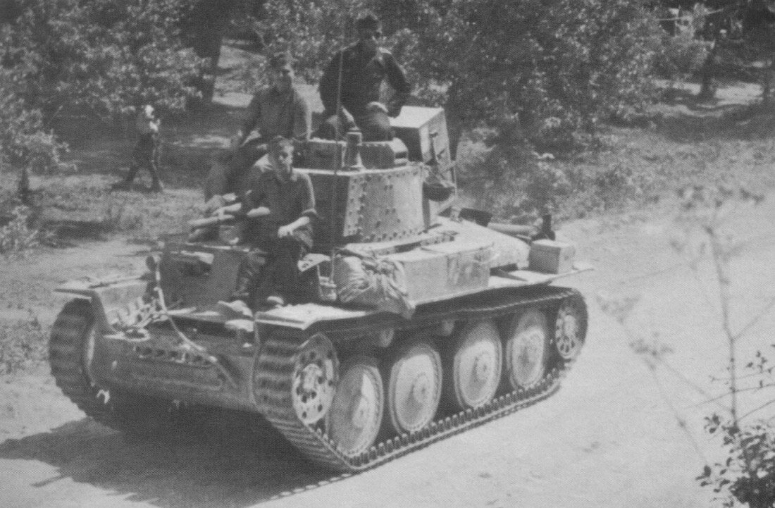Немецкий легкий танк Pz. Kpfw. 38 t (Югославия, весна 1941 года).