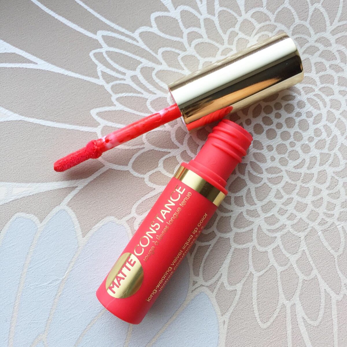 Vivienne sabo matte constance. Vivienne sabo matte constance 34. Vivienne sabo matte constance 35. Матовая помада вивьен сабо. Вивьен сабо помада матте констанс.