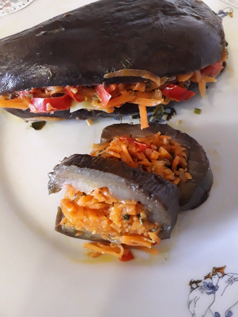 Маринованные баклажаны с морковкой и луком. Очищенные соленые баклажаны. Вареный баклажан. Квашеные баклажаны на зиму. Баклажаны под гнетом с начинкой.