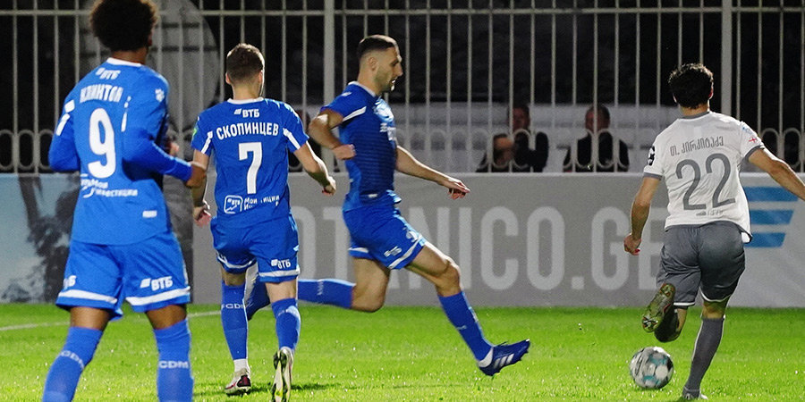 "Локо" Тбилиси обыгрывает "Динамо". Фото: https://s-cdn.sportbox.ru/