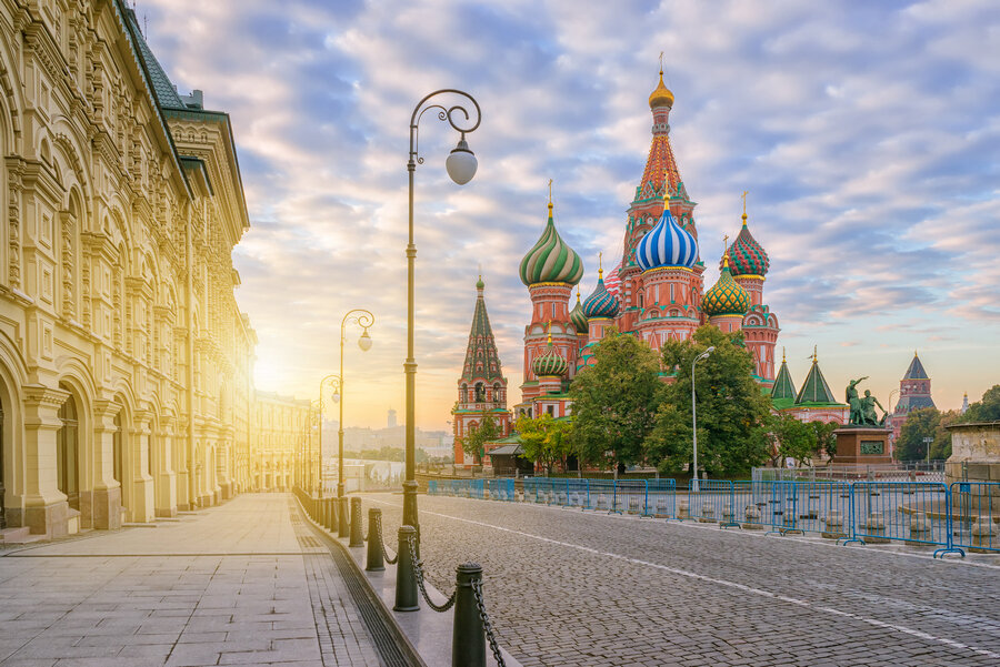 Москва за 3 дня. Какие блогеры гуляют в Москве вечером на красной площади.