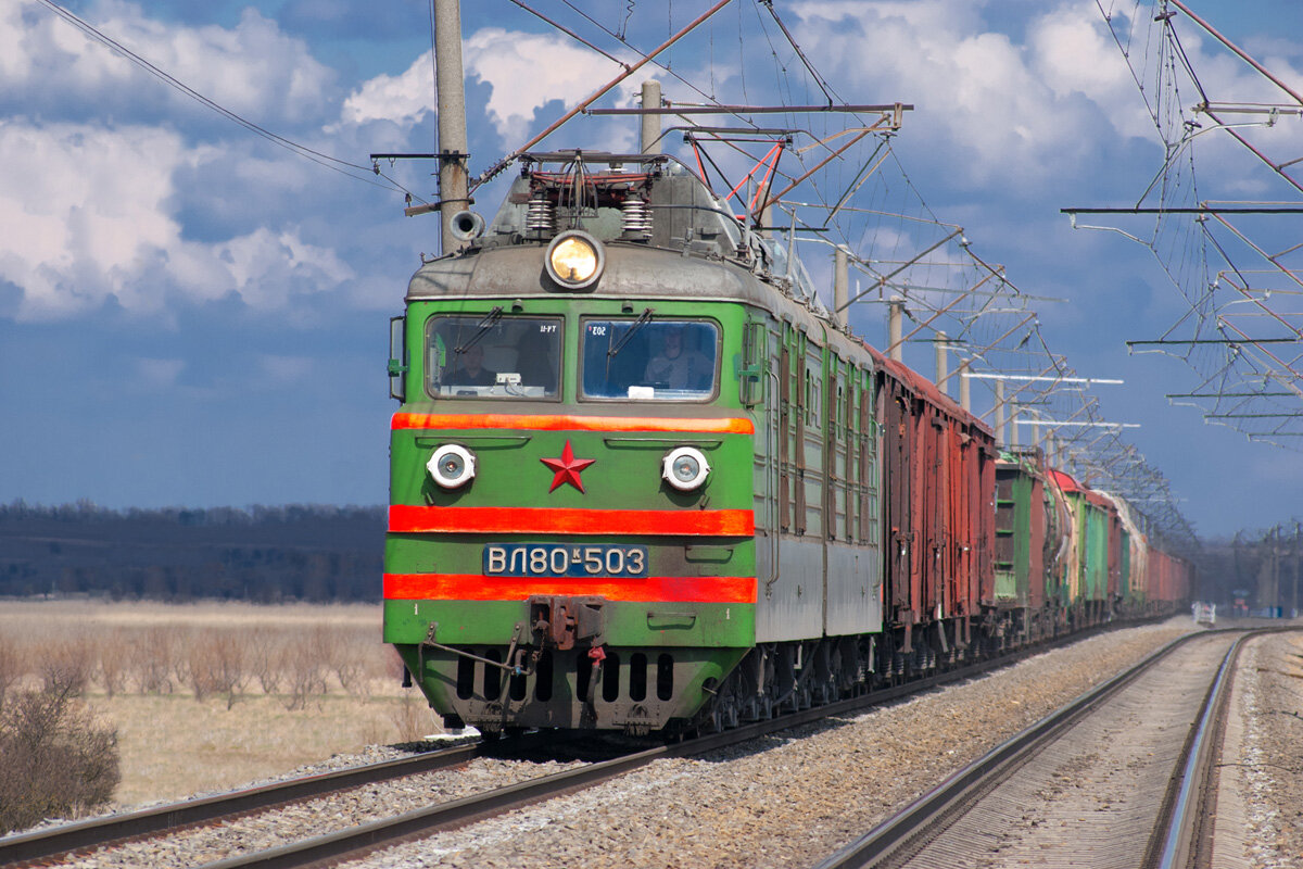 ВОСЬМИОСНЫЙ НА ПЕРЕМЕННОМ ТОКЕ, электровозы серии ВЛ80 | Рассказы о людях |  Дзен